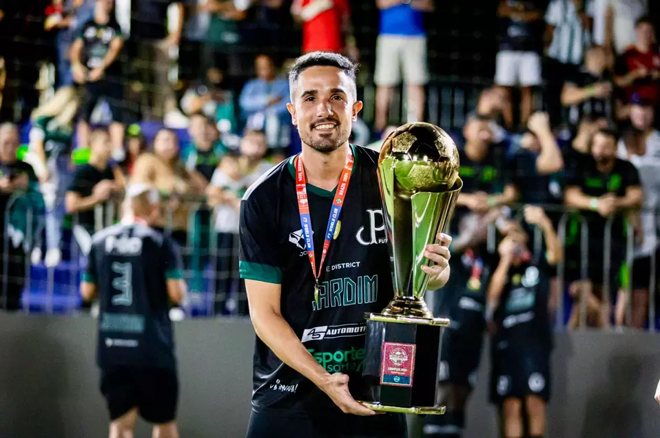 XAVIER: Atleta que enfrentou Neymar na base é Campeão Mundial de Fut7.